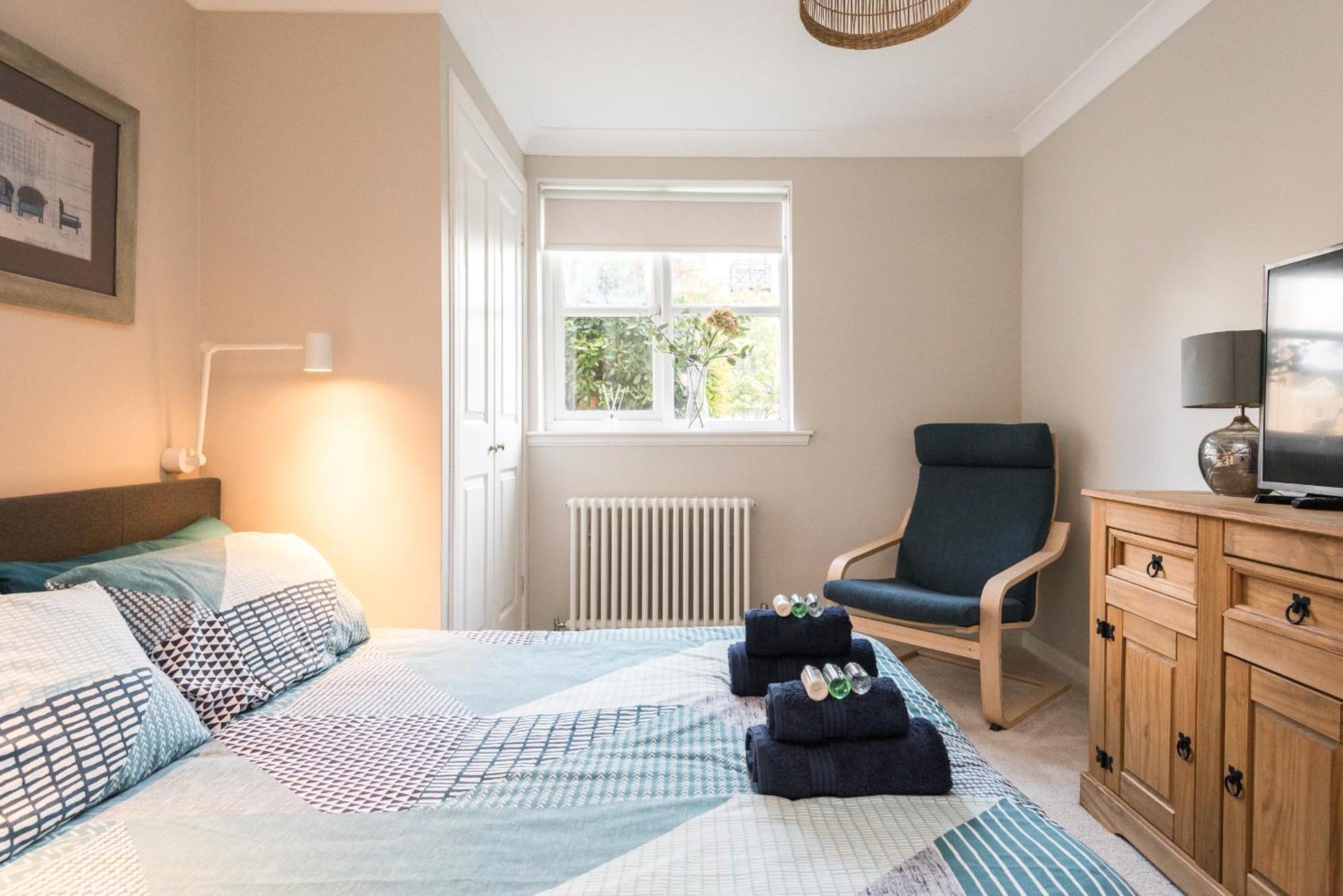 Cosy Roseburn Apartment, Edinburgh - 2 Bedrooms, Free Parking エクステリア 写真