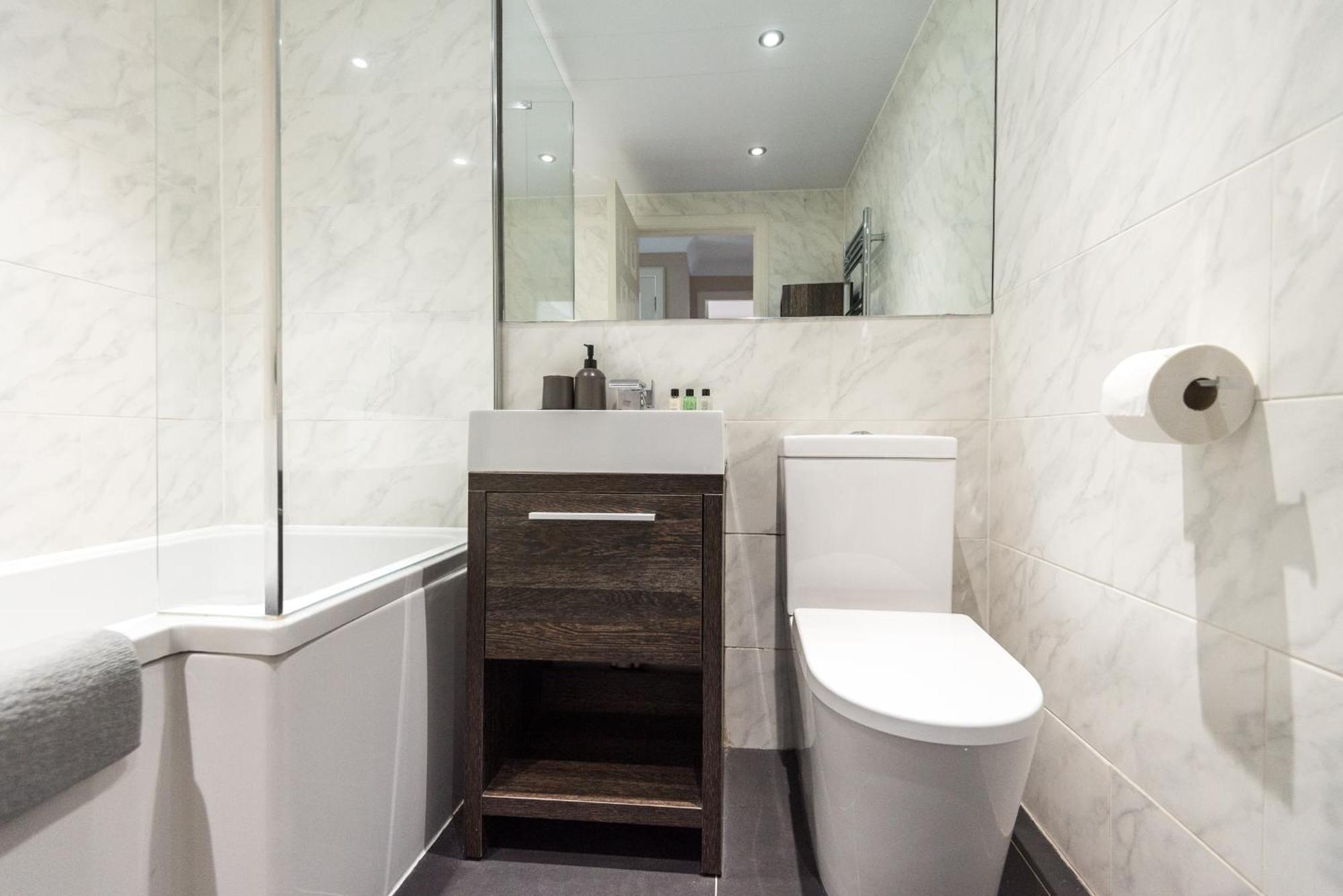 Cosy Roseburn Apartment, Edinburgh - 2 Bedrooms, Free Parking エクステリア 写真