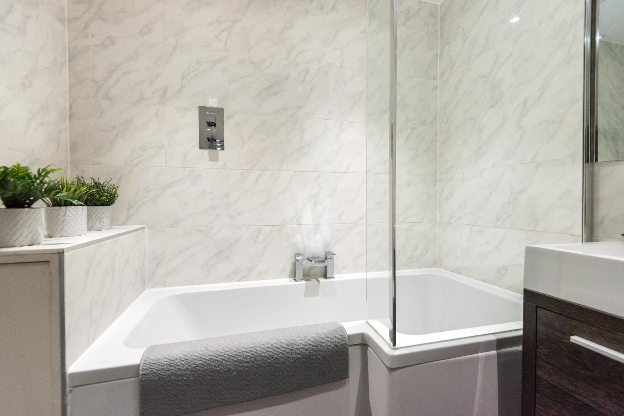 Cosy Roseburn Apartment, Edinburgh - 2 Bedrooms, Free Parking エクステリア 写真