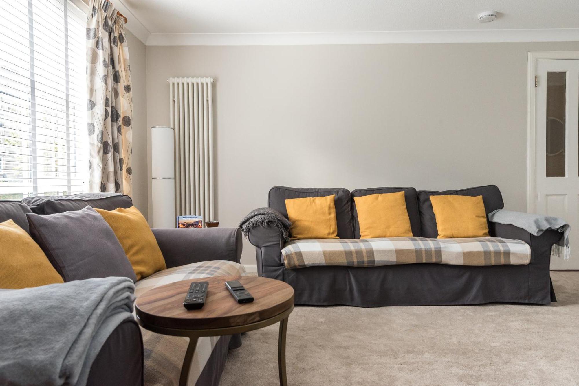 Cosy Roseburn Apartment, Edinburgh - 2 Bedrooms, Free Parking エクステリア 写真