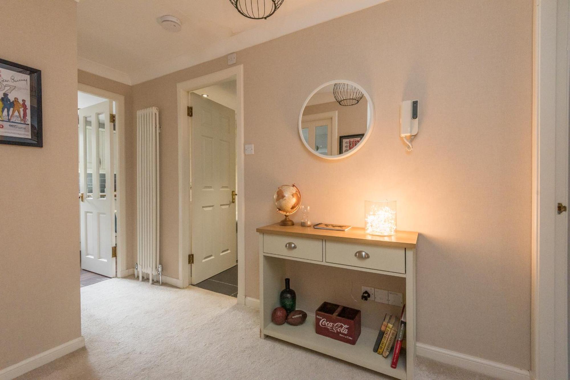 Roseburn Apartment, Edinburgh - 2 Bedrooms, Free Parking エクステリア 写真